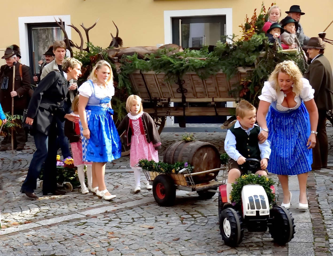 In der Mitte von Österreich ist das Stodertal: Erntedankfest in ...