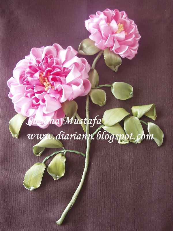 Suzana Mustafa TECHNIQUE FOR MAKING RIBBON FLOWERS