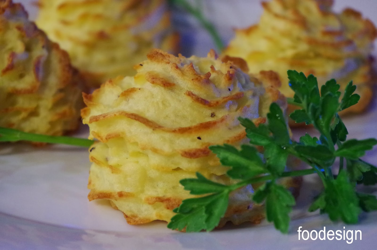 foodesign pommes duchesse (French piped potatoes)