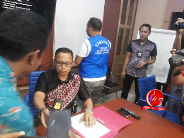 Lakukan Pungli Rp25 juta, Kades di Lamsel Digelandang Polisi