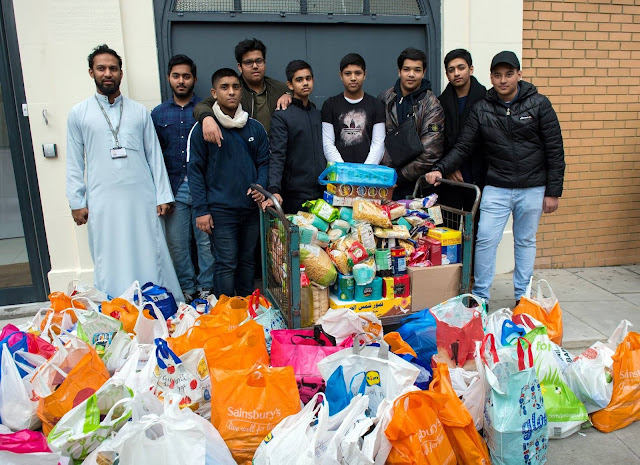 Buktikan Toleransi yang Tinggi, Muslim London Sumabang 10 Ton Makanan Menjelang Natal Buktikan Toleransi yang Tinggi, Muslim London Sumabang 10 Ton Makanan Menjelang Natal