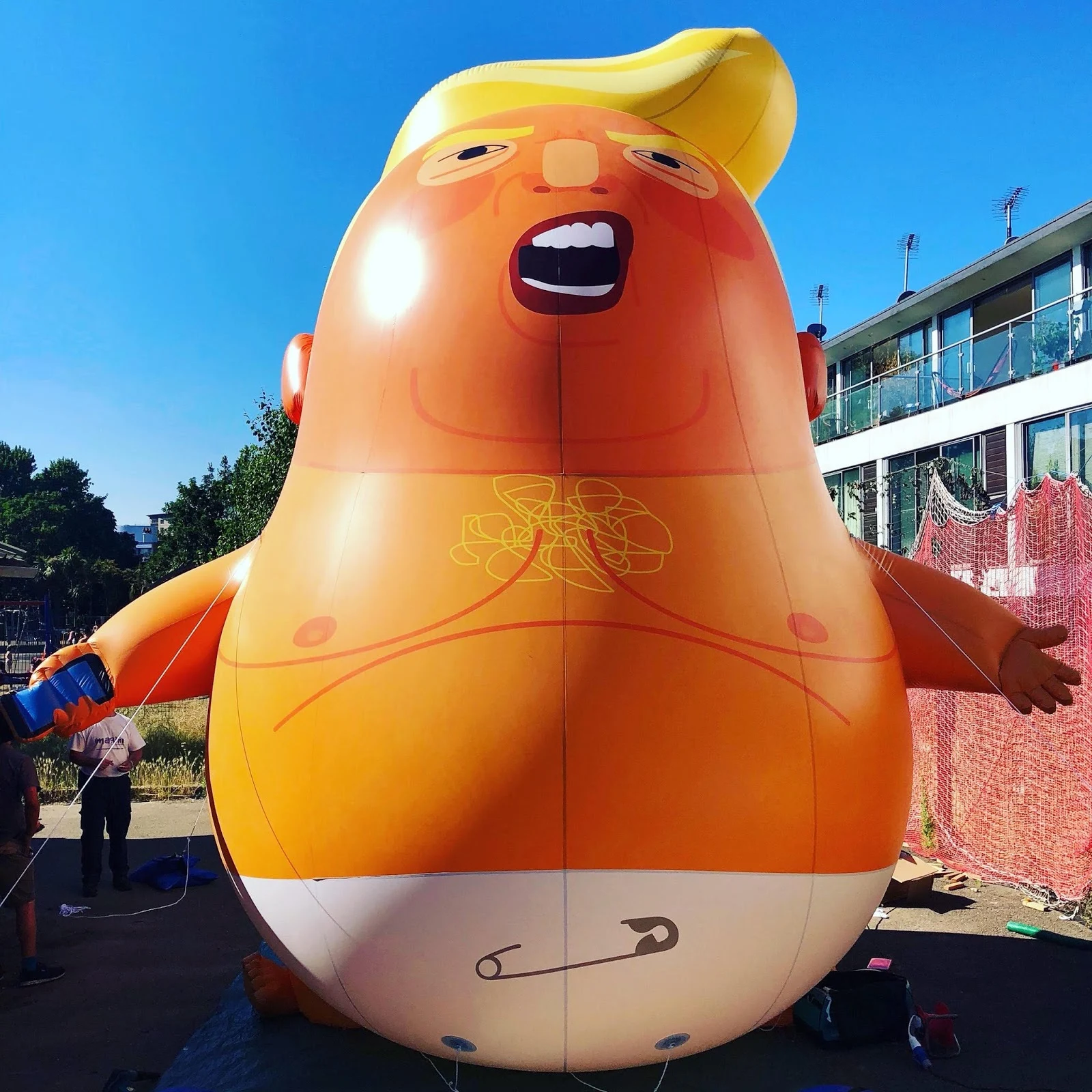 TrumpBaby | Ein Ballon wird zum Donald Trump Besuch in England über London fliegen 