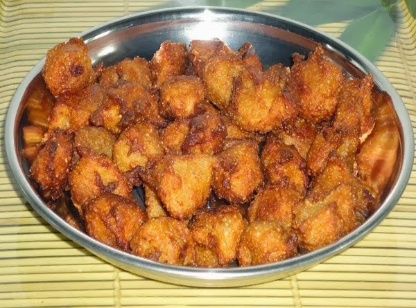 pakoda in a serving plate