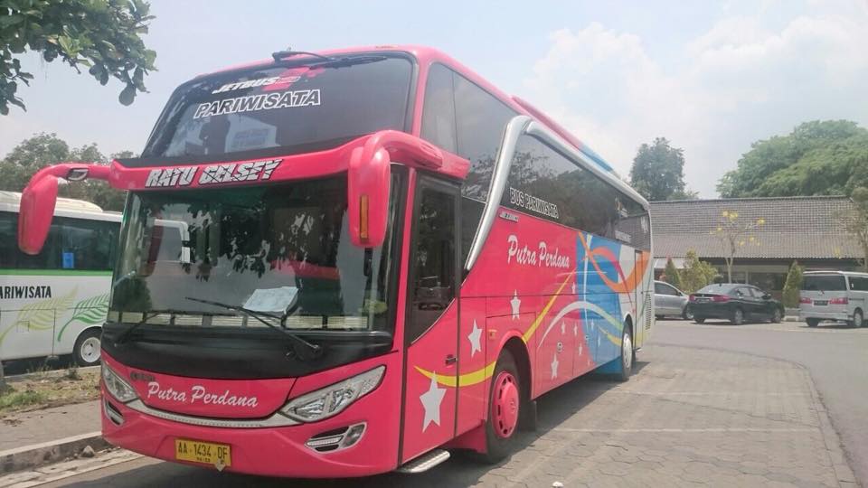 Putra Wisesa: Lebih dari Sekadar Bus Pariwisata, Sebuah Legenda di Jalan Raya