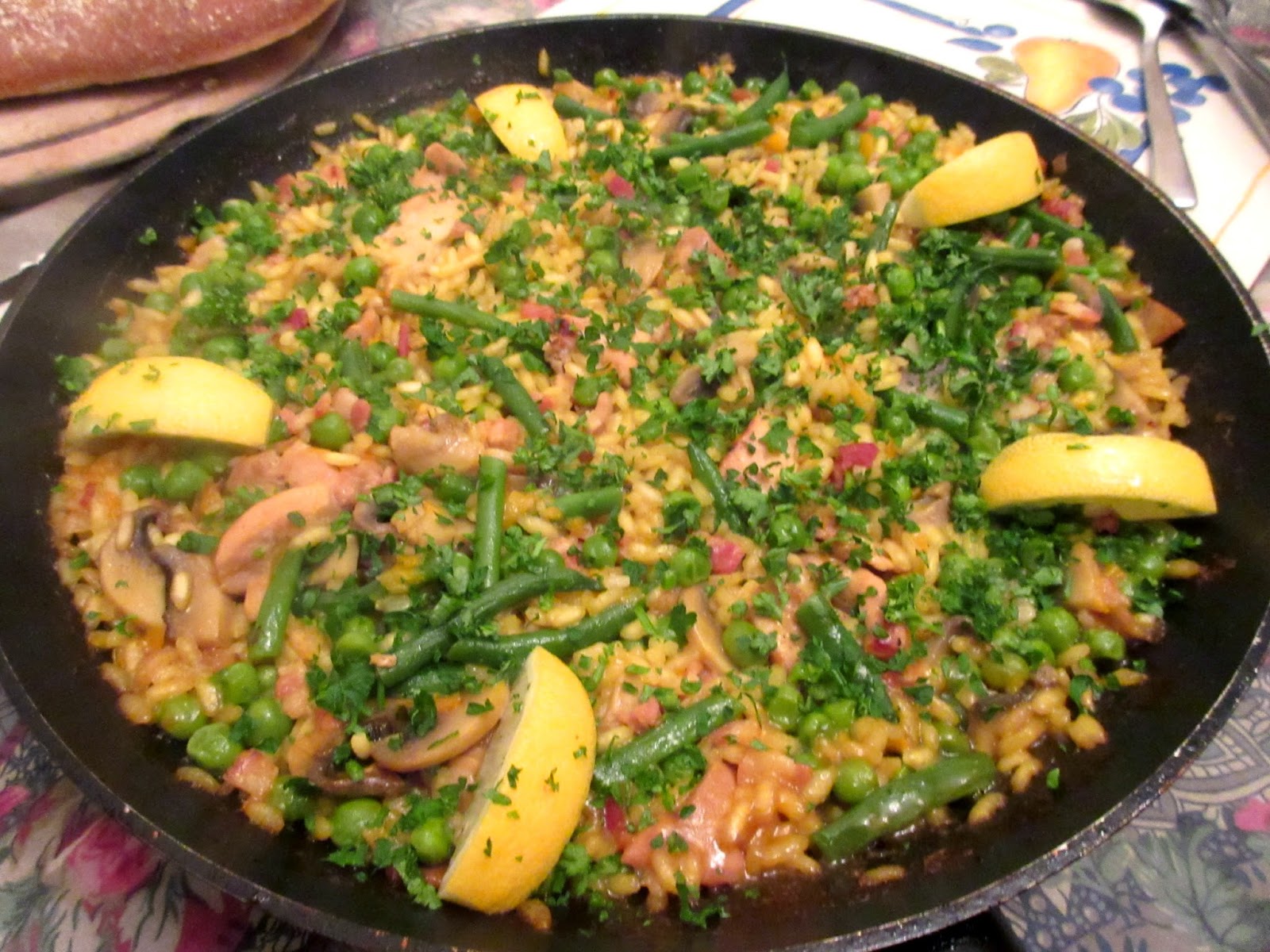 Lynne's Dinners Chicken and mushroom frying pan paella