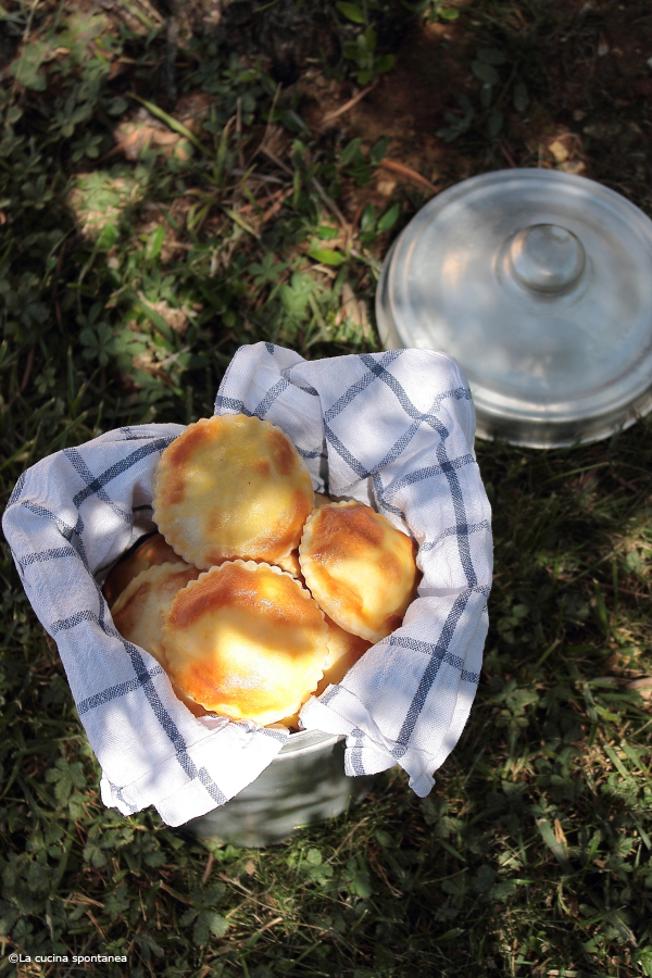 hand pies pere e asiago per 