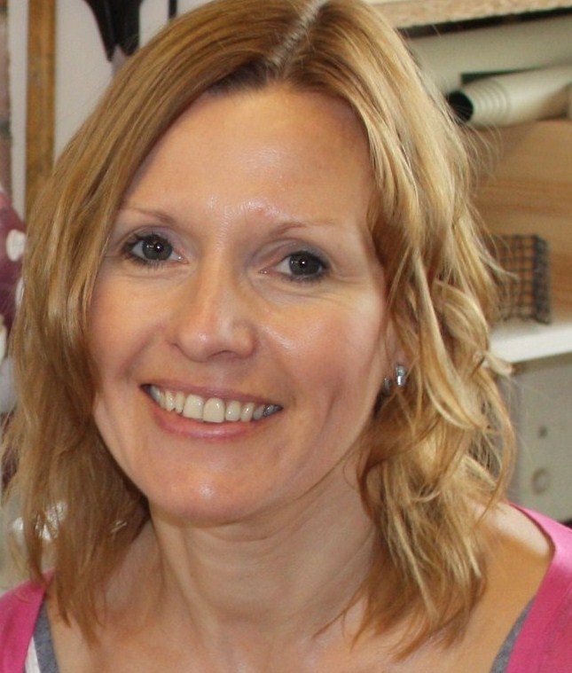 Karina Goodman Studio 61 BLOG: April Artist in the Window Rebecca