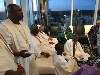 10 Photos: Americans file out to catch a glimpse of visiting Ooni of Ife