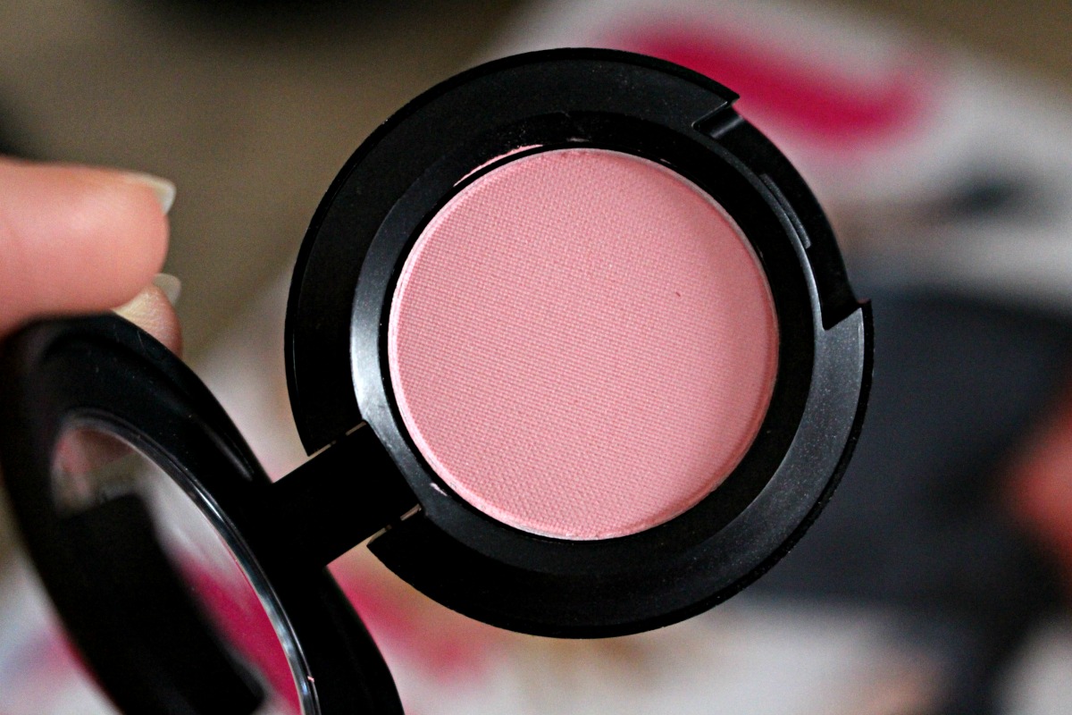 M.A.C Flamingo Park eyeshadow M.A.C Flamingo Park eyeshadow