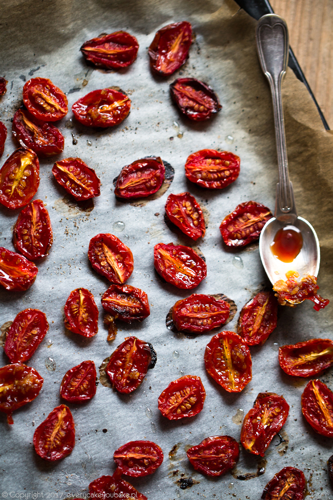 dynia piżmowa pieczona z pikantnymi pomidorami z imbirem i chilli