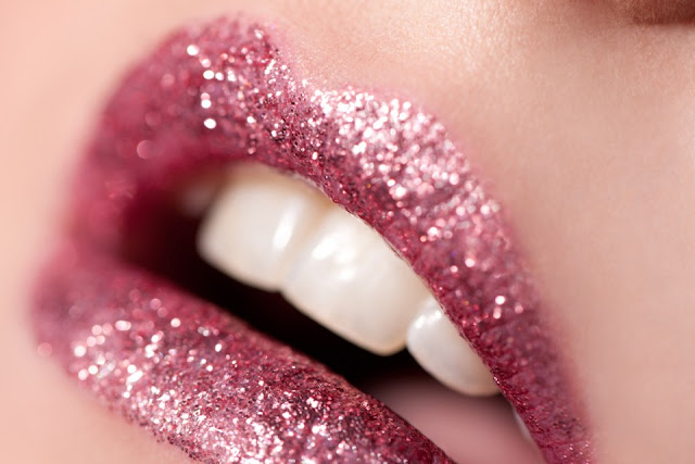 Cute Pink Glittery Lip Makeup