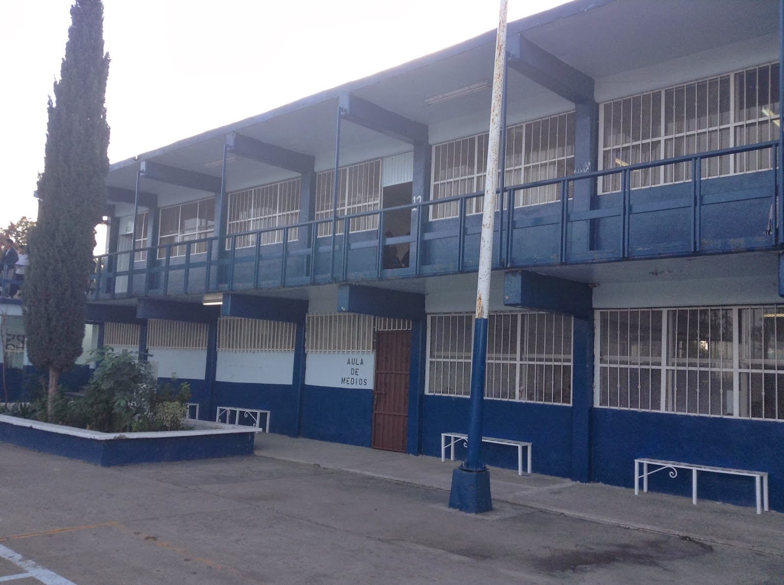 Educación BC REALIZAN IZAMIENTO DE BANDERA EN LA SECUNDARIA NÚMERO 72
