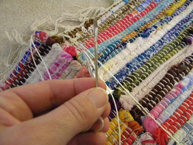 To Life and To Love: Thrifty Thursday: $20 DIY Rag Rug