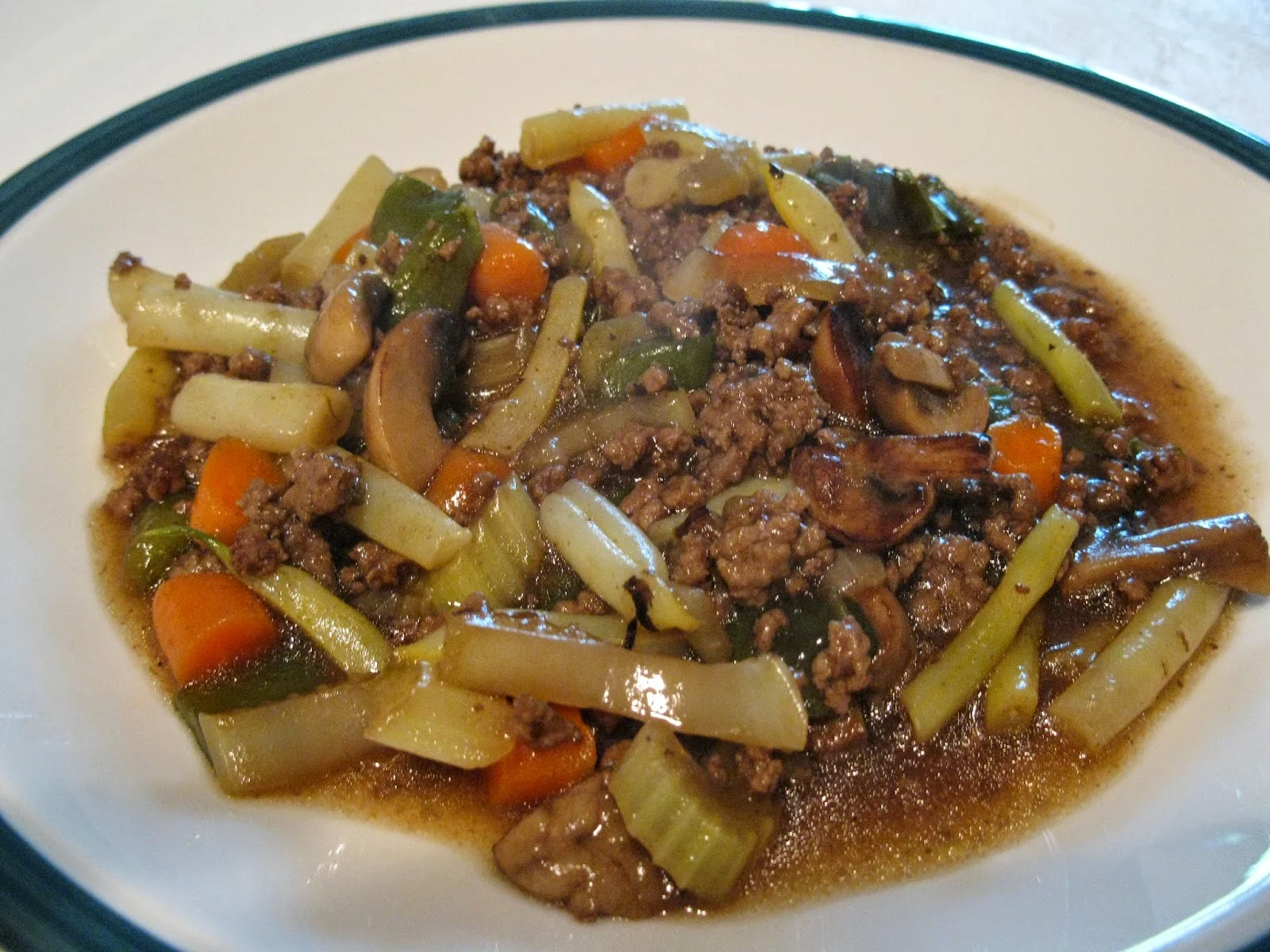 Ma cuisine...sans prétention: Steak haché aux légumes