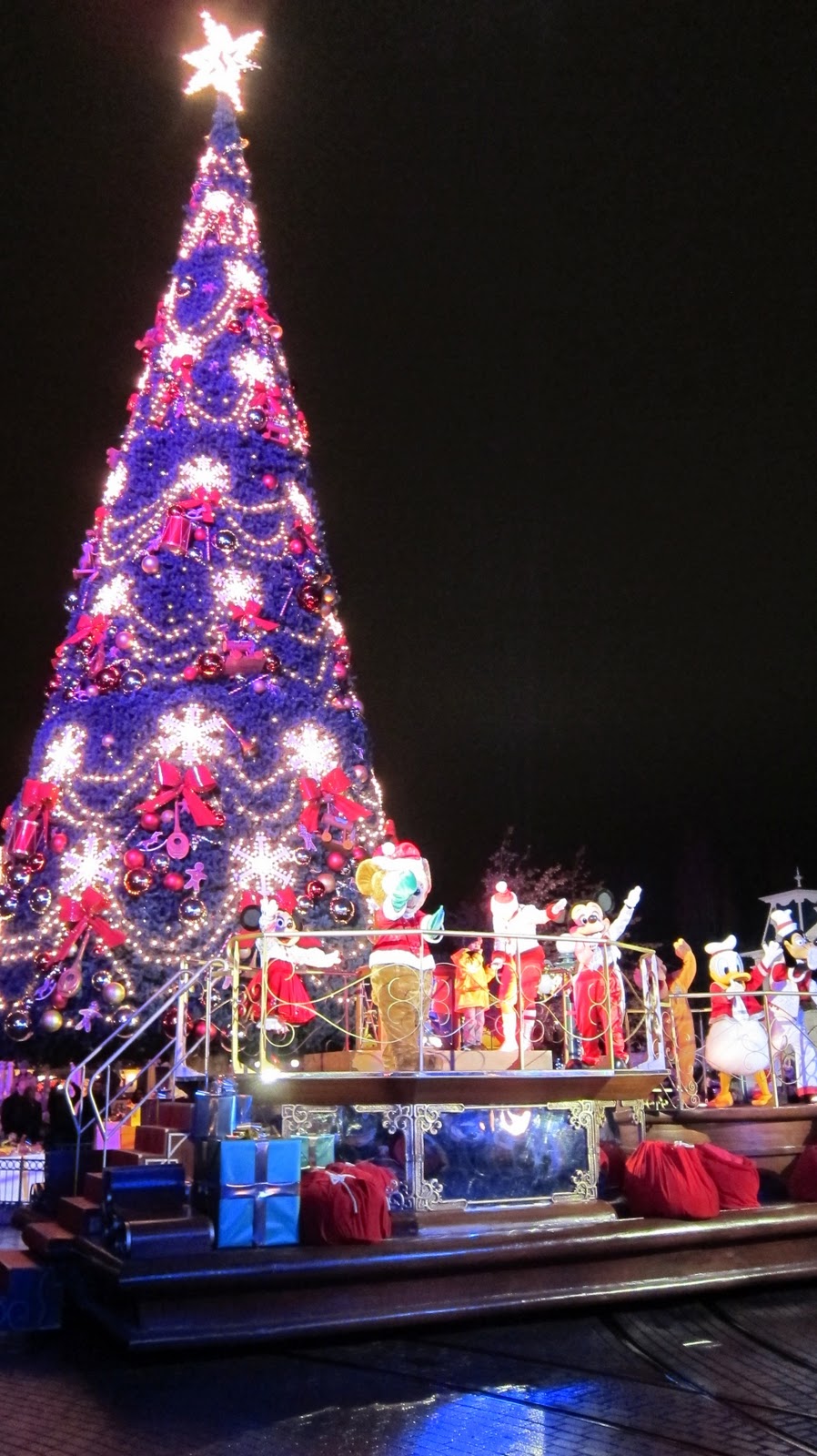 Disneyland Paris Cast Member Christmas Tree Lighting Ceremony