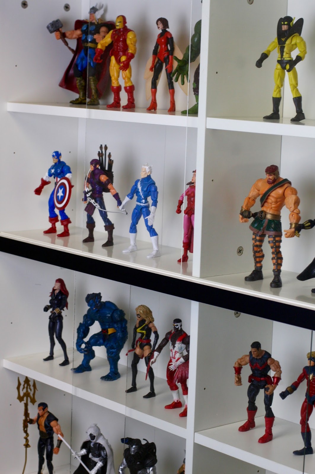 GEEK DIY BAM! SLIDING GLASS DOOR ACTION FIGURE DISPLAY CASE DIY