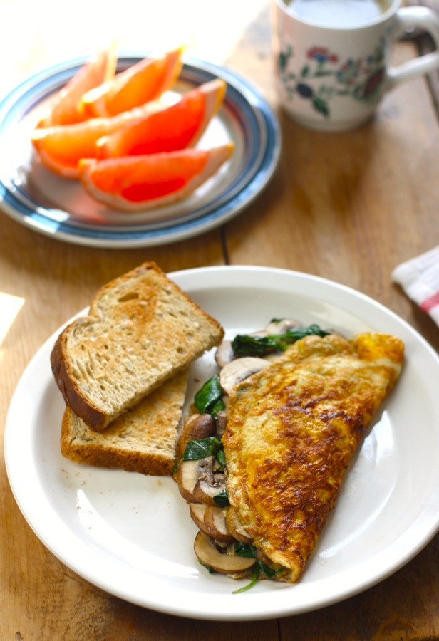 Spinach & Mushroom Omelete Recipe with Turmeric by SeasonWithSpice.com