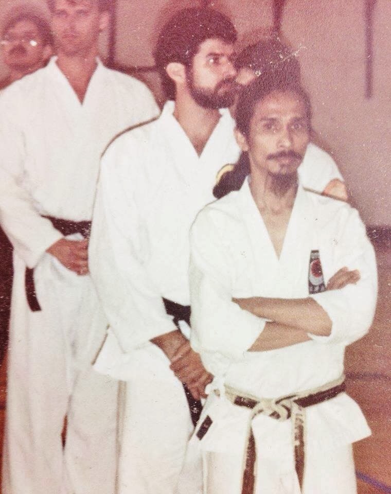 Foto Aktor Mad Dog The Raid berlatih Karate Info Karate