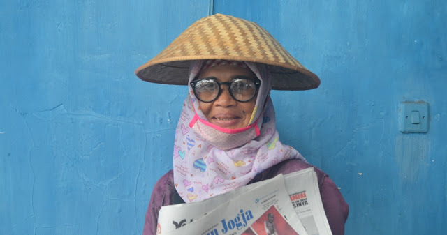 Kisah HANI...Dulu Sering Dihina dan Dianggap Rendahan, Sekarang Penjual Koran ini Tampil Modis Kisah HANI...Dulu Sering Dihina dan Dianggap Rendahan, Sekarang Penjual Koran ini Tampil Modis