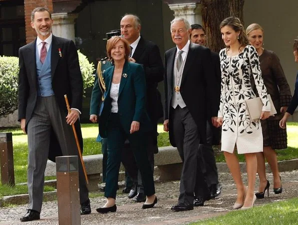 Queen Letizia wore Felipe Varela dress, Magrit pumps and carried Felipe Varela clutch bag for 2016 Cervantes Literary Award Ceremony. King Felipe
