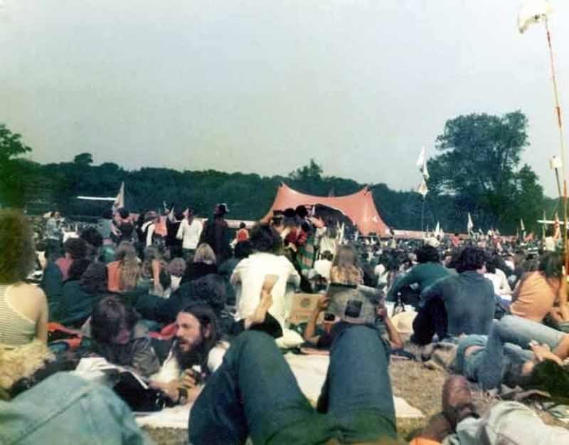 Linda, Paul McCartney and David Gilmour of Pink Floyd Having a Good Old