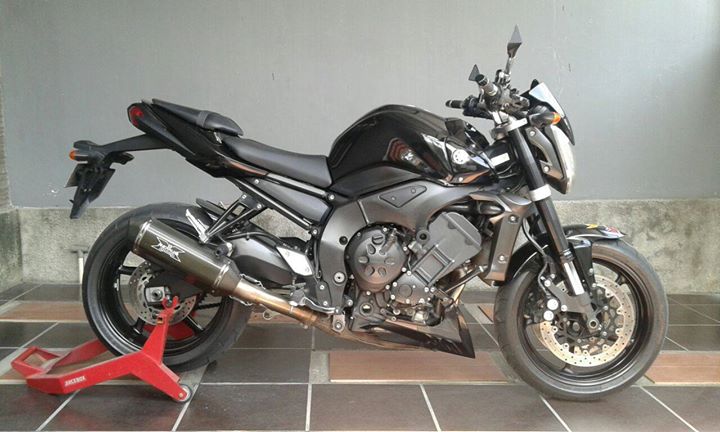 Yamaha fz1 Street Fighter