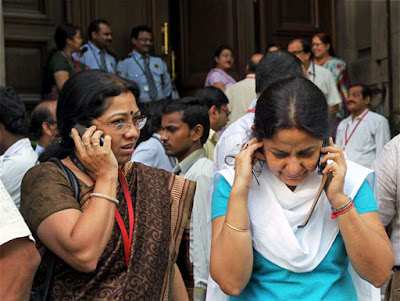 Earthquake Hits India photos