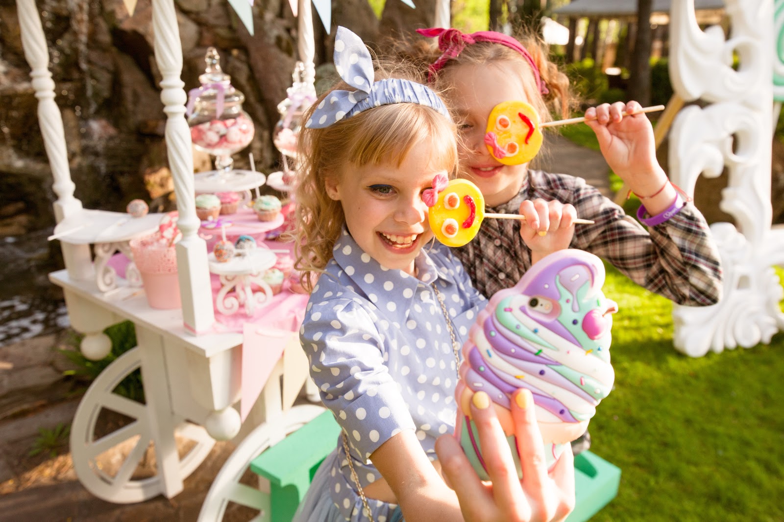 сладкая вечеринка для детей. шикарный торт на день рождения. сладкая вечеринка для детей. самый сладкий праздник. сладости картинки.