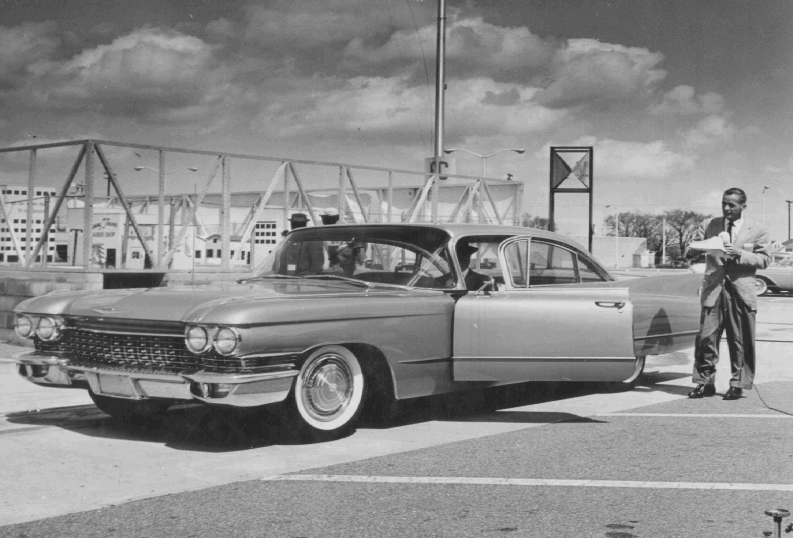 savecfbrockcliffe's blog Shaw sold used cars on a television