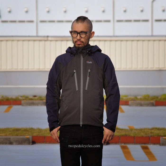 R1011.3 tilak ダークグレー ネイビー アウトドアジャケット Tilak(ティラック） Latok Hybrid Jacket Navy/Carbon (ラトック