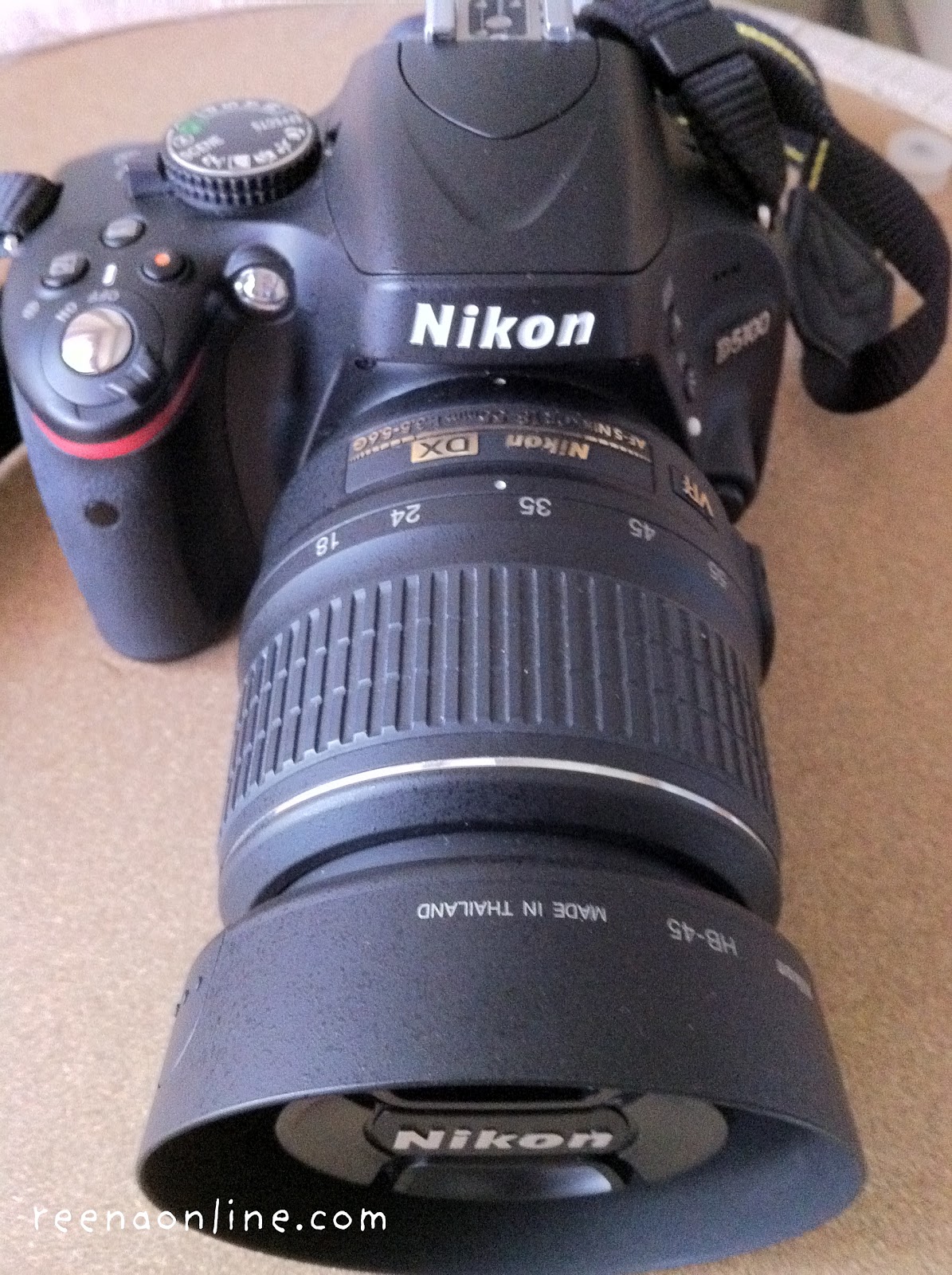 Reena's Online Nikon Lens Hood / Nikon Remote Control