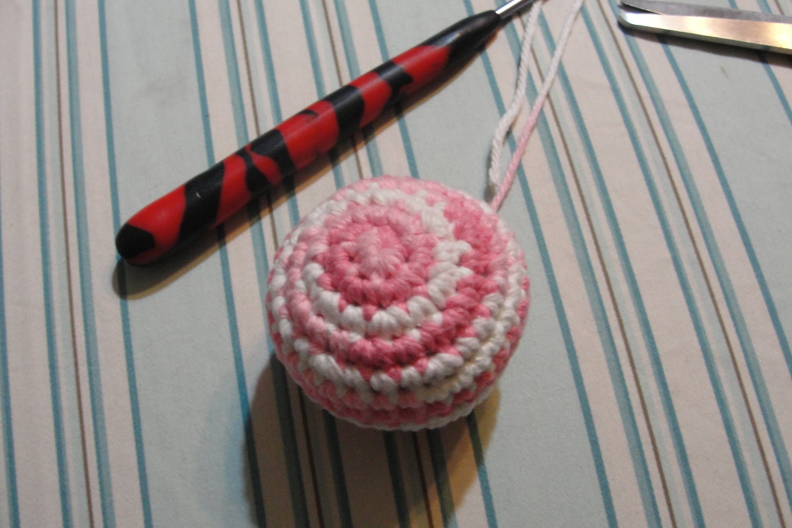 libertycrochet: a simple rattle*