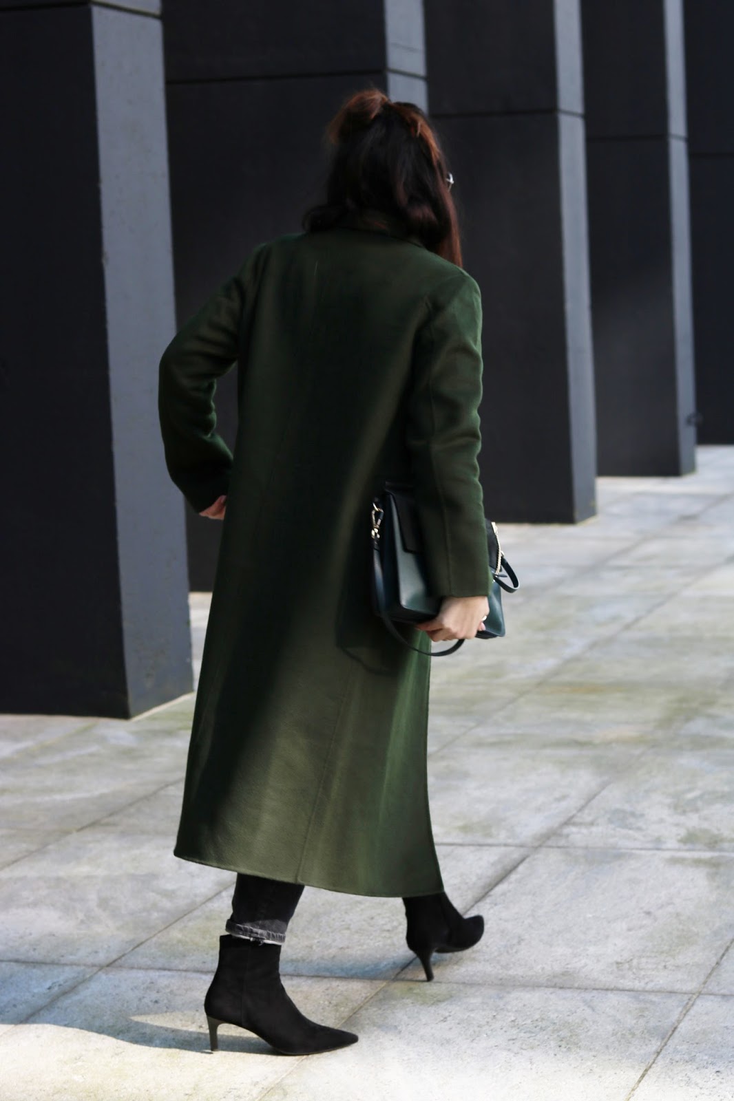 le chateau turtleneck outfit sandro green wool coat levis wedgie jeans geox ankle boots chloe faye bag