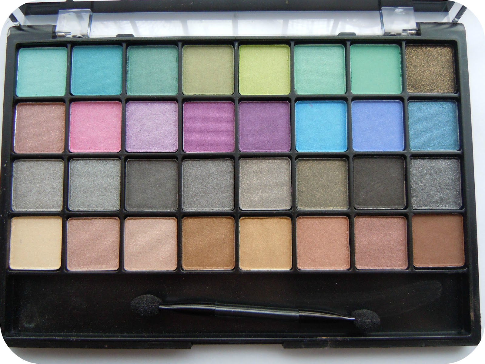 bee mama beauty, parenting & lifestyle blog ELF Pro Mini Eyeshadow