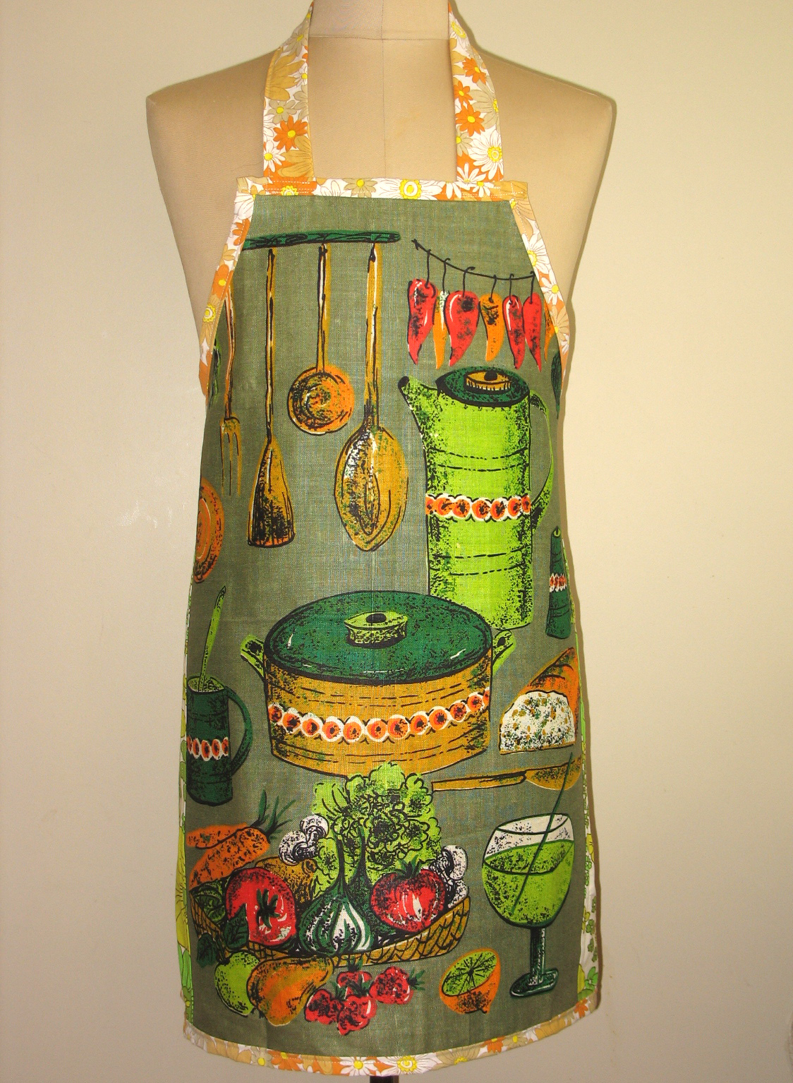 MerryGoRound Handmade New handmade Metro Retro kitchen Aprons listed