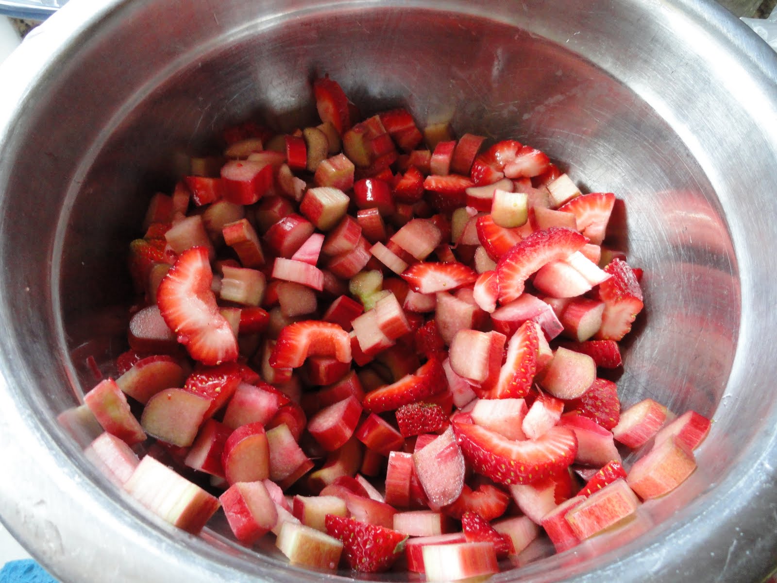 Strawberry Rhubarb Crisp Serena Bakes Simply From Scratch