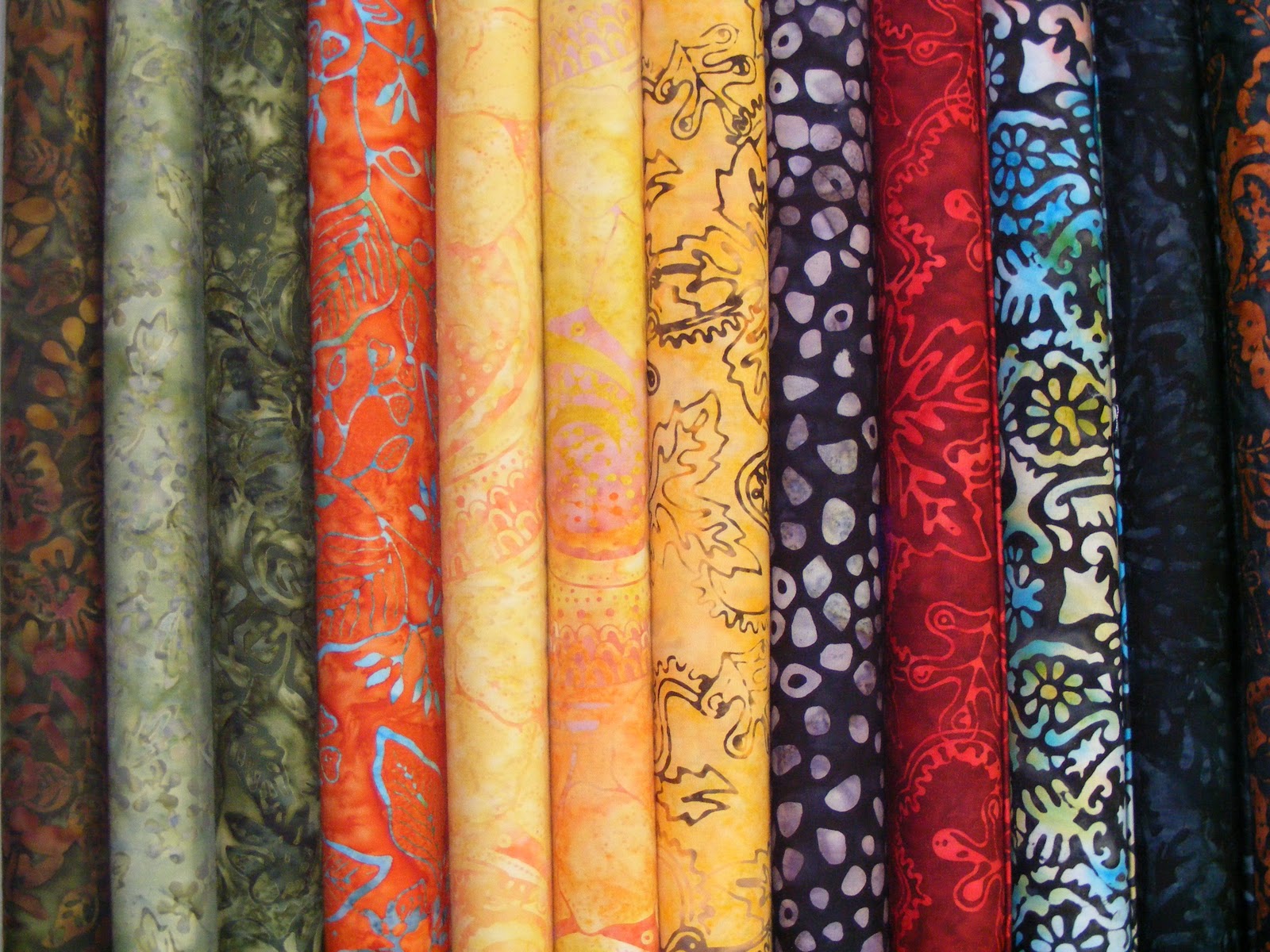Quilt & Stitch: Lots of yummy fabric