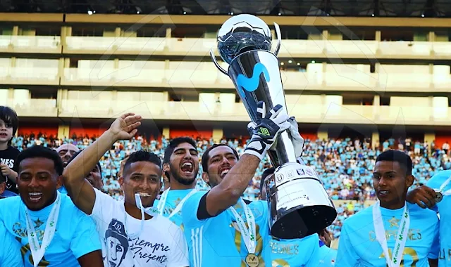 Sporting Cristal dejó en claro que se trata del mejor equipo del año y eso se reflejó en la goleada por 3-0 que le propinó a Alianza Lima en el segundo partido de la final por el título nacional. En la suma total de los dos cotejos (ida y vuelta), los “celestes” le anotaron 7 tantos a los “íntimos”, una diferencia que se plasmó en el campo de juego del Estadio Nacional.