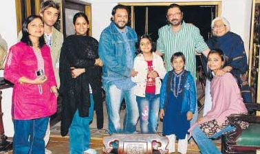 Ismail Darbar Family Wife Biography Parents children's Marriage Photos