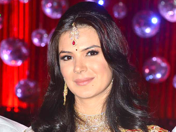 Urvashi Sharma Face Close up1 - Sachiin Joshi & Urvashi Sharma's wedding reception Pics
