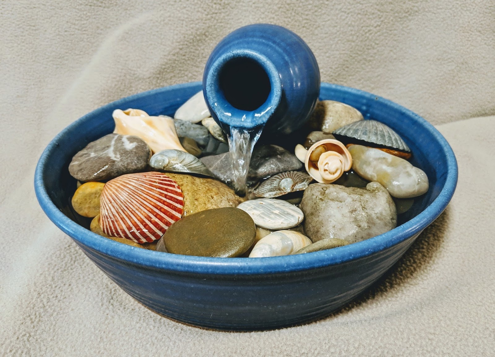 JIM FINEMAN TABLETOP FOUNTAIN