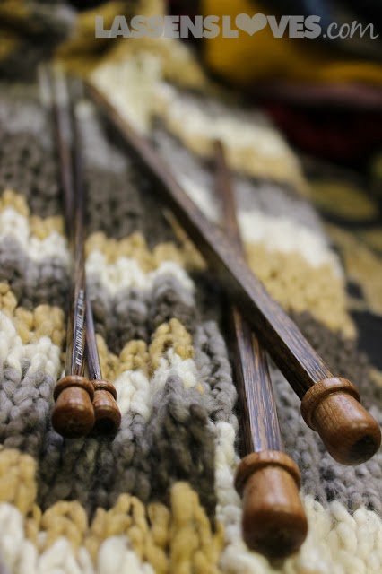 wooden+knitting+needles, organic+cotton+yarn