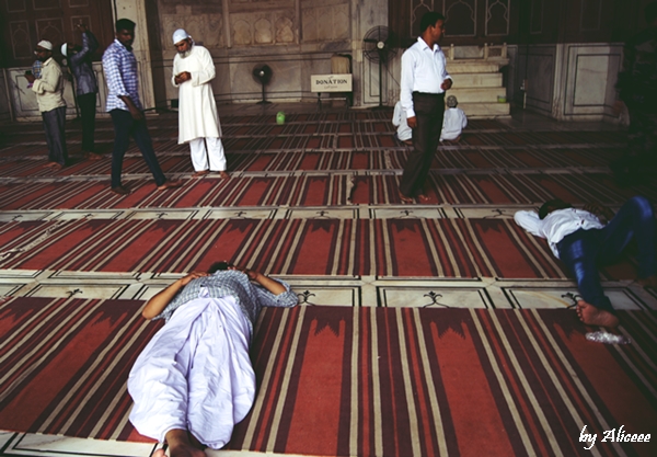 Moscheea-Jama Masjid-New-Delhi-India-interior