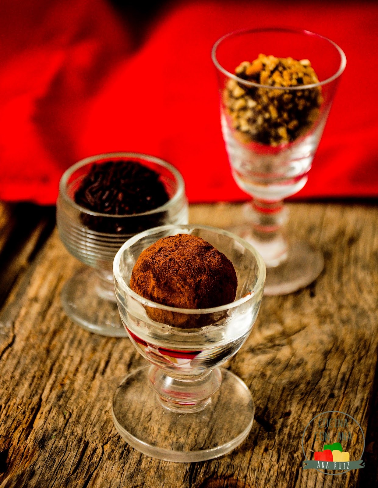 BOMBONES DE CHOCOLATE FÁCILES (CON THERMOMIX Y TRADICIONAL)