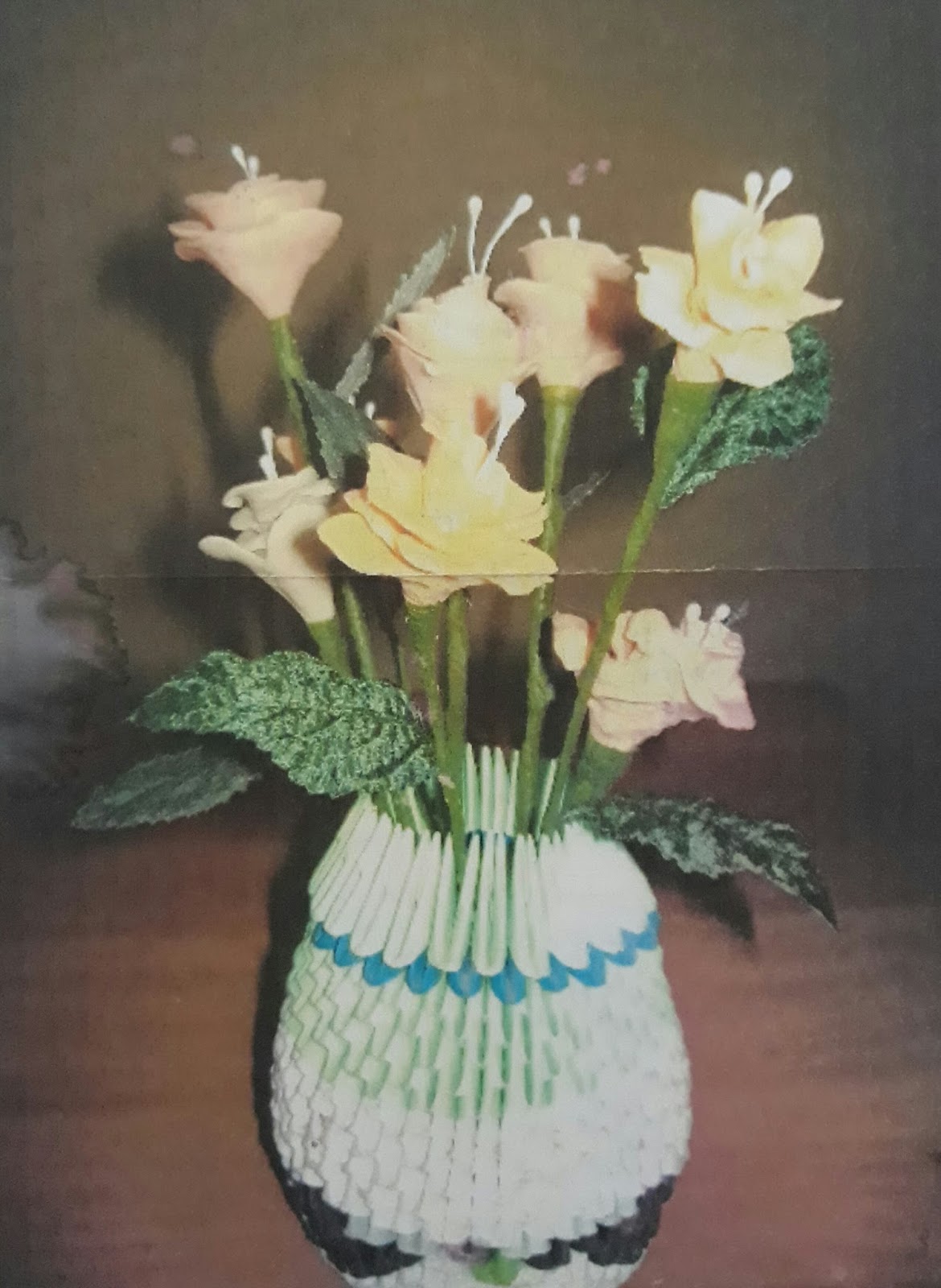 Cara Membuat Kerajinan Bunga Cantik dari Sabun - Seni Rupa