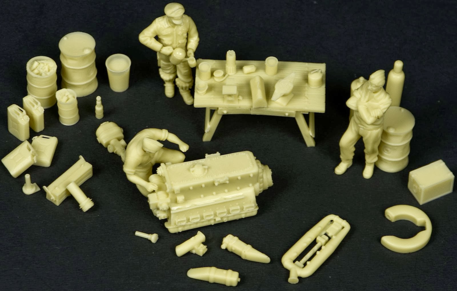 3 Figures, Parts and Table 2774 Verlinden 1/32 Luftwaffe Repair Section WWII
