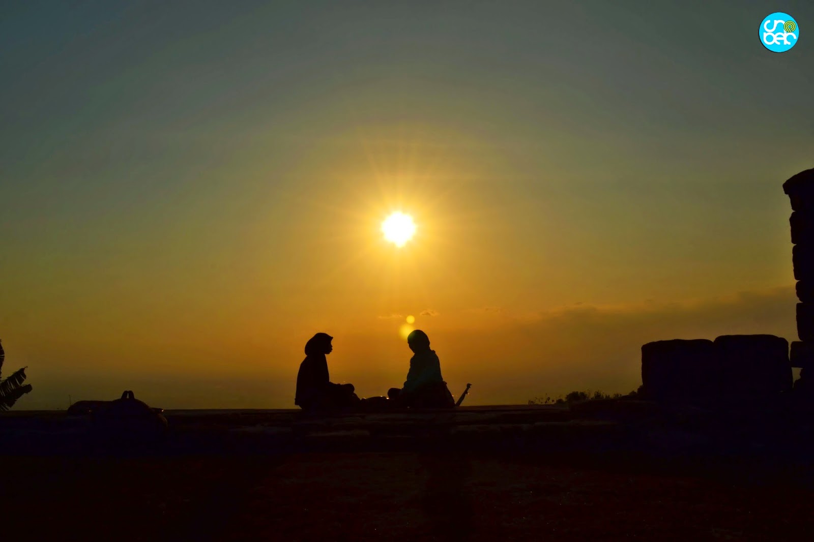 shobek: Spot sunset di candi Ijo