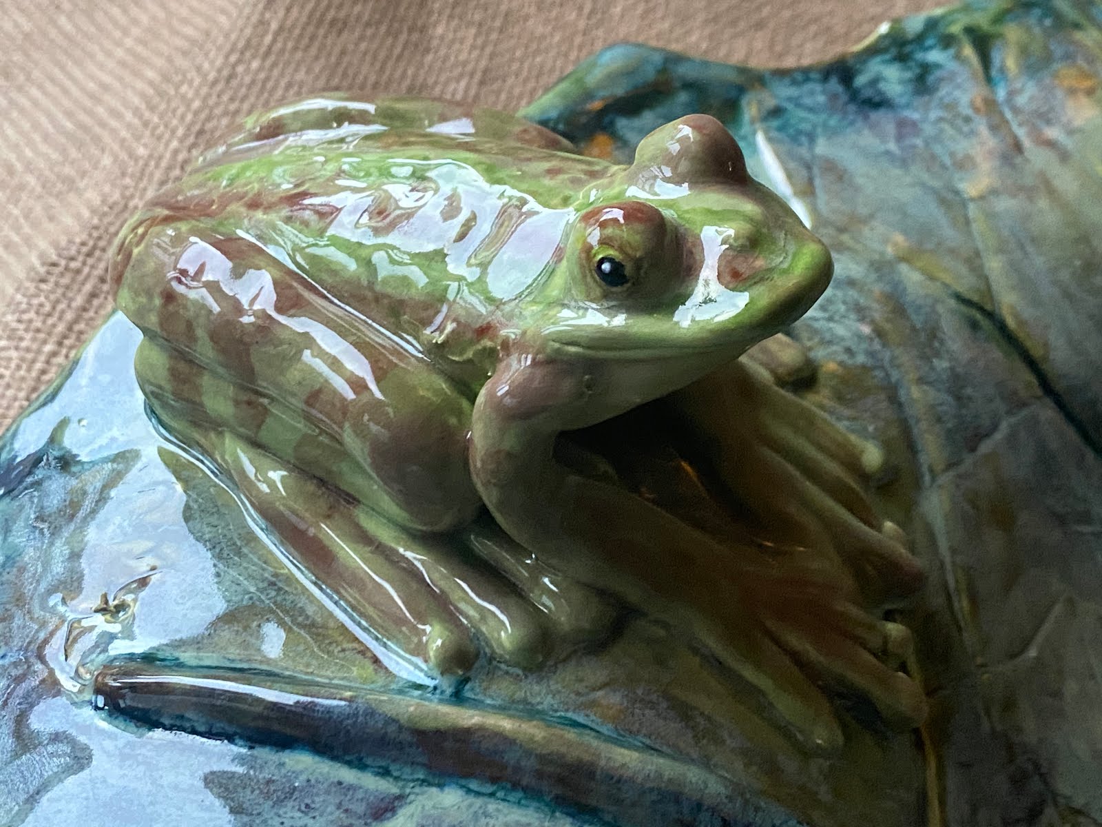 Sculpted Bird Bath Frog