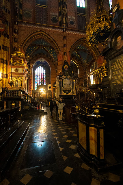 interno Basilica di Santa Maria-Rynek Glowny-Cracovia
