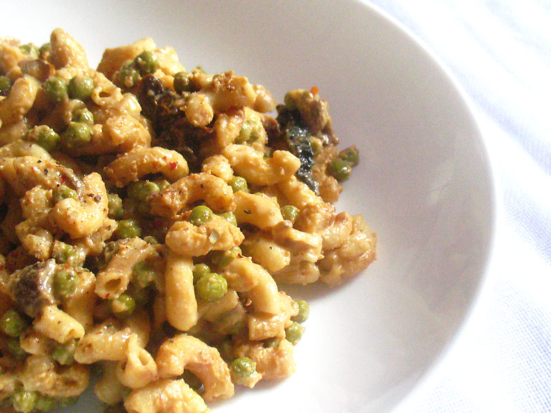Vegan Macaroni and Cheese with Green Peas Lisa's Kitchen Vegetarian